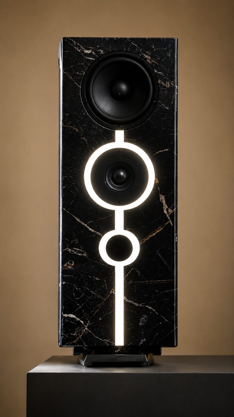 Il diffusore Vox Lucis in marmo nero, con l'anello luminoso acceso